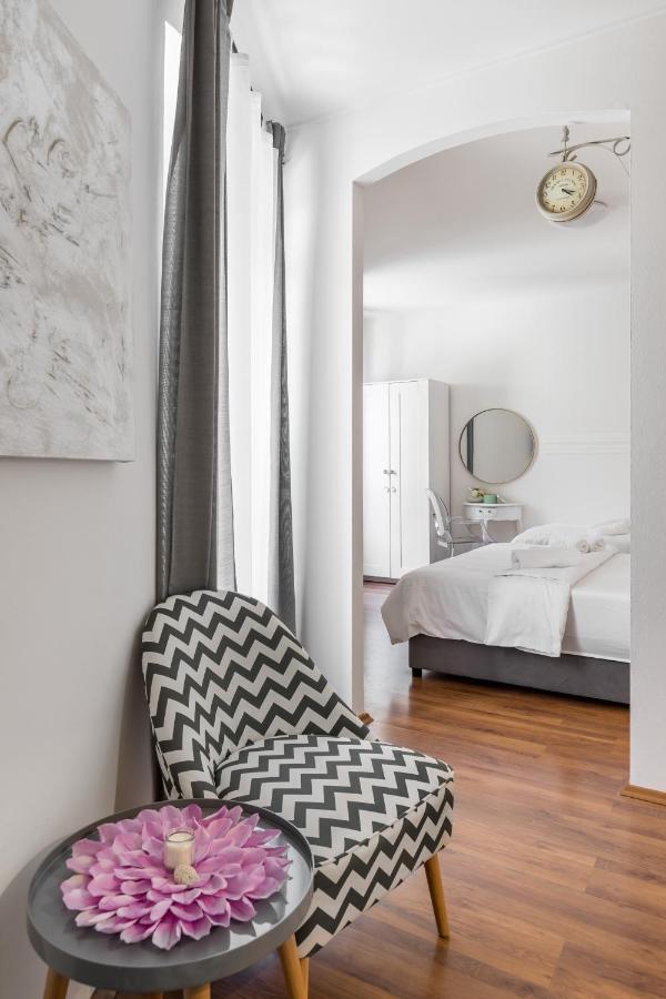 Studio Nana - By Golden Gate In Old Town Split Exterior foto